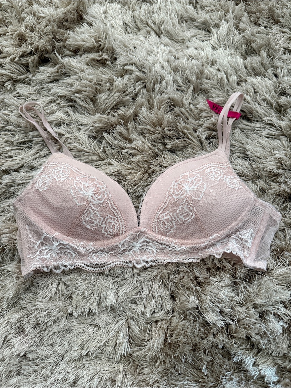 Maidenform Blush Pink Lace Push-Up Bra